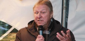 Horst Hrubesch macht die fehlende Kontinuität als Grund für die HSV-Misere aus Horst Hrubesch