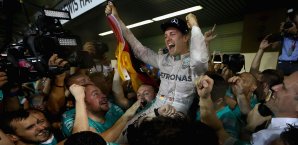 Nico Rosberg ließ sich nach seinem Titelgewinn feiern Nico Rosberg