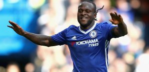 Victor Moses wurde von den Fans zum Spieler des Monats November gewählt Victor Moses