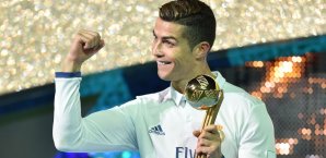 Cristiano Ronaldo freut sich über die angebotenen Verträge Cristiano Ronaldo