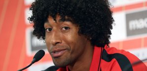 Dante ist glücklich an der Cote d'Azur Dante