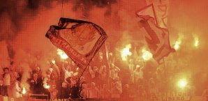 Im Spiel gegen AS Saint-Etienne hatten Mainz-Supporter Pyro-Technik gezündet Europa League