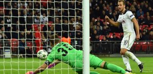 Harry Kane konnte Igor Akinfeev überwinden Harry Kane