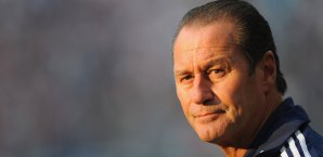 Huub Stevens kritisiert die HSV Führung Huub Stevens