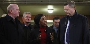 Fatma Samoura wirbt beim DFB um die Mega-WM International