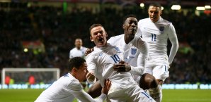 Wayne Rooney soll die englische Nationalmannschaft auch in den nächsten Jahren als Kapitän anführen International