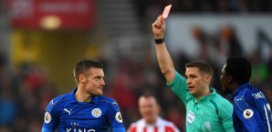 Jamie Vardy hatte in der Begegnung bei Stoke City wegen eines groben Foulspiels die Rote Karte gesehen Jamie Vardy