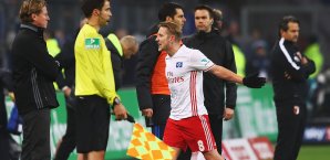 Lewis Holtby wurde im Spiel gegen den FC Augsburg vom Platz gestellt Lewis Holtby