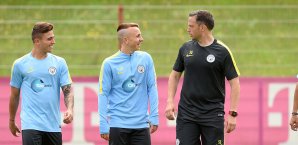 Das Duo flüchtet von der Insel auf die iberische Halbinsel Maffeo