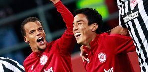 Makoto Hasebe und Timothy Chandler bleiben der Eintracht noch einige Jahre erhalten Makoto Hasebe, Timothy Chandler