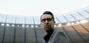 Michael Preetz findet manche der Banner der Fans nicht in Ordnung Michael Preetz