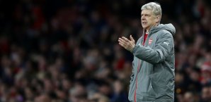 Arsene Wenger kritisiert das Transferverhalten der Blues Premier League