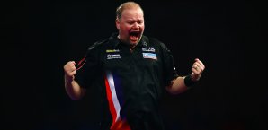 Raymond van Barneveld ließ seinem Gegner in der ersten Runde keine Chance Raymond van Barneveld