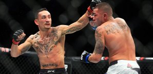 Max Holloway (l.) legte die drittlängste Siegesserie der Geschichte hin UFC