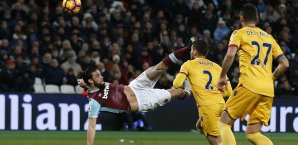 Andy Carroll bewarb sich mindestens für das Tor des Monats Andy Carroll