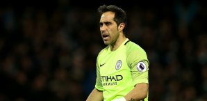 Claudio Bravo muss derzeit viel Kritik einstecken Claudio Bravo