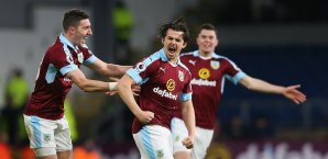 FA sperrt Mittelfeldspieler Joey Barton vom FC Burnley über ein Jahr Joey Barton