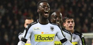 Nicolas Pepe soll beim HSV auf dem Zettel stehen Nicolas Pepe
