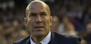Zinedine Zidane ist über den Verlauf des Clasicos unglücklich Zinedine Zidane