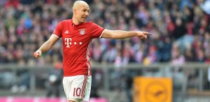 Arjen Robben gibt die Marschroute für das Spiel gegen Real Madrid vor Arjen Robben