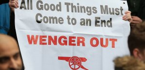 Die Fans des FC Arsenal vertreten eine klare Meinung zu einer möglichen Verlängerung von Trainer Arsene Wenger Arsene Wenger