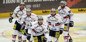 Die Eisbären Berlin retteten sich gegen Mannheim ins siebte Spiel Eisbären Berlin