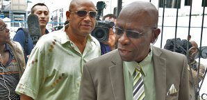 Wiedermal führt eine Spur zu Jack Warner Jack Warner