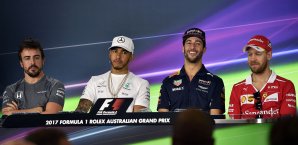 Lewis Hamilton hat Sebastian Vettel die Favoritenrolle für die kommende Saison zugeschoben Lewis Hamilton, Sebastian Vettel