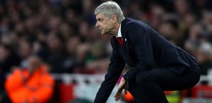 Arsene Wenger steht bei Arsenal in der Kritik Premier League