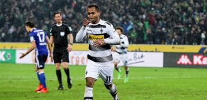 Raffael fällt mit Innenbanddehnung aus Raffael