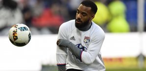 Alexandre Lacazette, Borussia Dortmund, Olympique Lyon