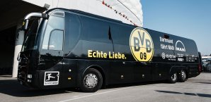 Der Mannschaftsbus von Borussia Dortmund wurde offenbar angegriffen Borussia Dortmund