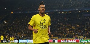 Aubameyang mit einem Bartra-T-Shirt Borussia Dortmund, Marc Bartra
