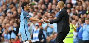 David Silva steht nun unter Pep Guardiola bei Manchester City unter Vertrag David Silva, Pep Guardiola