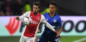 Amin Younes (L) war für die Schalker nicht in den Griff zu kriegen Europa League, FC Schalke 04