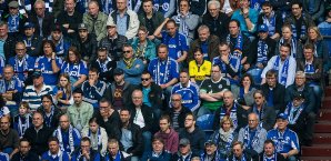 Batra sucht den BVB-Fan im Dortmund-Trikot Fans