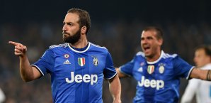 Gonzalo Higuain brachte Juve beim Copa-Spiel in Neapel in Führung Gonzalo Higuain