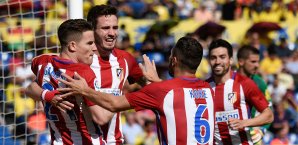 Kevin Gameiro feiert seinen Treffer mit seinen Teamkammeraden Kevin Gameiro