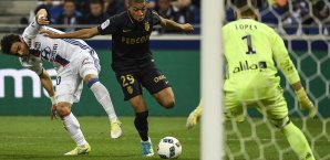 Kylian Mbappe (M.) ist im Visier von ManUtd Kylian Mbappe
