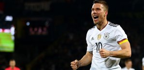 Poldis letzter Treffer für die Nationalmannschaft wurde zum Tor des Monats gewählt Lukas Podolski