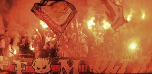 Fans von mainz 05 zündeten Pyrotechnik im Spiel gegen Darmstadt Mainz 05