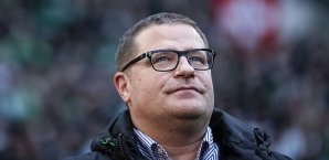Max Eberl ist auf der Suche nach einem Mittelfeldstrategen Max Eberl