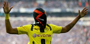 Pierre-Emerick Aubameyang jubelte nach seinem Treffer im Revierderby mit einer Maske Pierre-Emerick Aubameyang