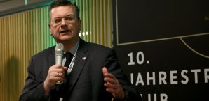 Reinhard Grindel wurde ins UEFA-Exekutivkomitee und FIFA-Council gewählt Reinhard Grindel