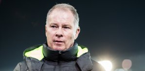 Stefan Reuter kann sich den Platzverweis von Finnbogason nicht erklären Stefan Reuter