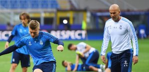Toni Kroos ist sehr glücklich mit seinem Trainer Zinedine Zidane Toni Kroos, Zinedine Zidane