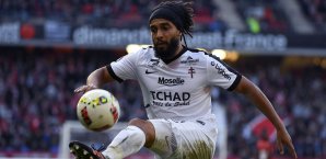 Assou-Ekottos Zukunft liegt nun doch im Fußball Assou-Ekotto
