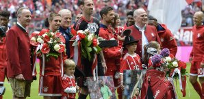 Vor Anpfiff wurden Lahm und Alonso gebührend verabschiedet Bayern München