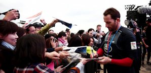 Ben Ainsley stand am ersten Tag des America's Cup im Mittelpunkt Ben Ainsley
