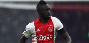 Davinson Sanchez wäre offenbar einem Wechsel zum FC Barcelona nicht abgeneigt Davinson Sanchez, Ajax Amsterdam, FC Barcelona